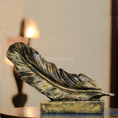 Modern Art Feather Statue – Lightness, Elegance, and Symbolism in Style