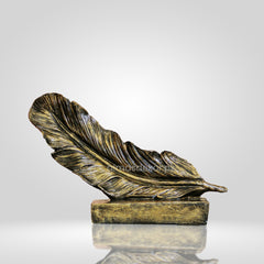 Modern Art Feather Statue – Lightness, Elegance, and Symbolism in Style