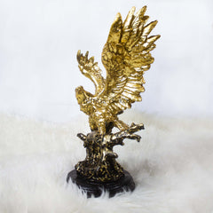 Eagle's Majesty Sculpture in dynamic pose