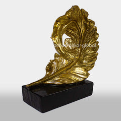 Retro Feather Sculpture Desk Decoration