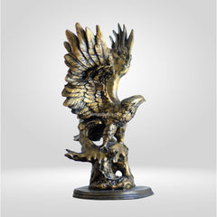 Majestic Eagle Wildlife Ornaments – Handcrafted Decor for Nature Lovers