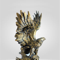 Majestic Eagle Wildlife Ornaments – Handcrafted Decor for Nature Lovers